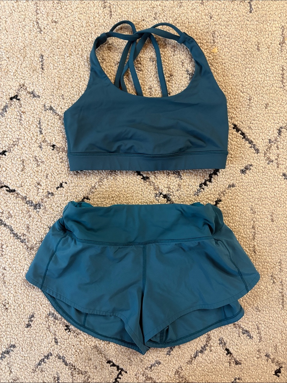 lululemon set bra 4/ shorts 6 Teal